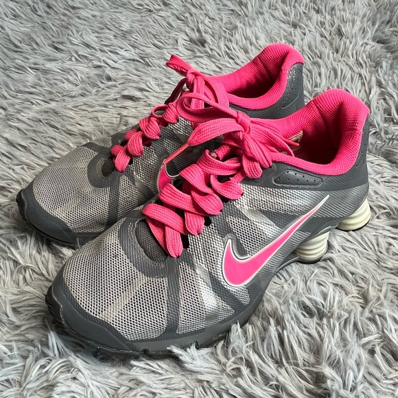 Nike Shox Sneakers Womens Size 8 Roadster Running Shoes Gray Pink 487603-060